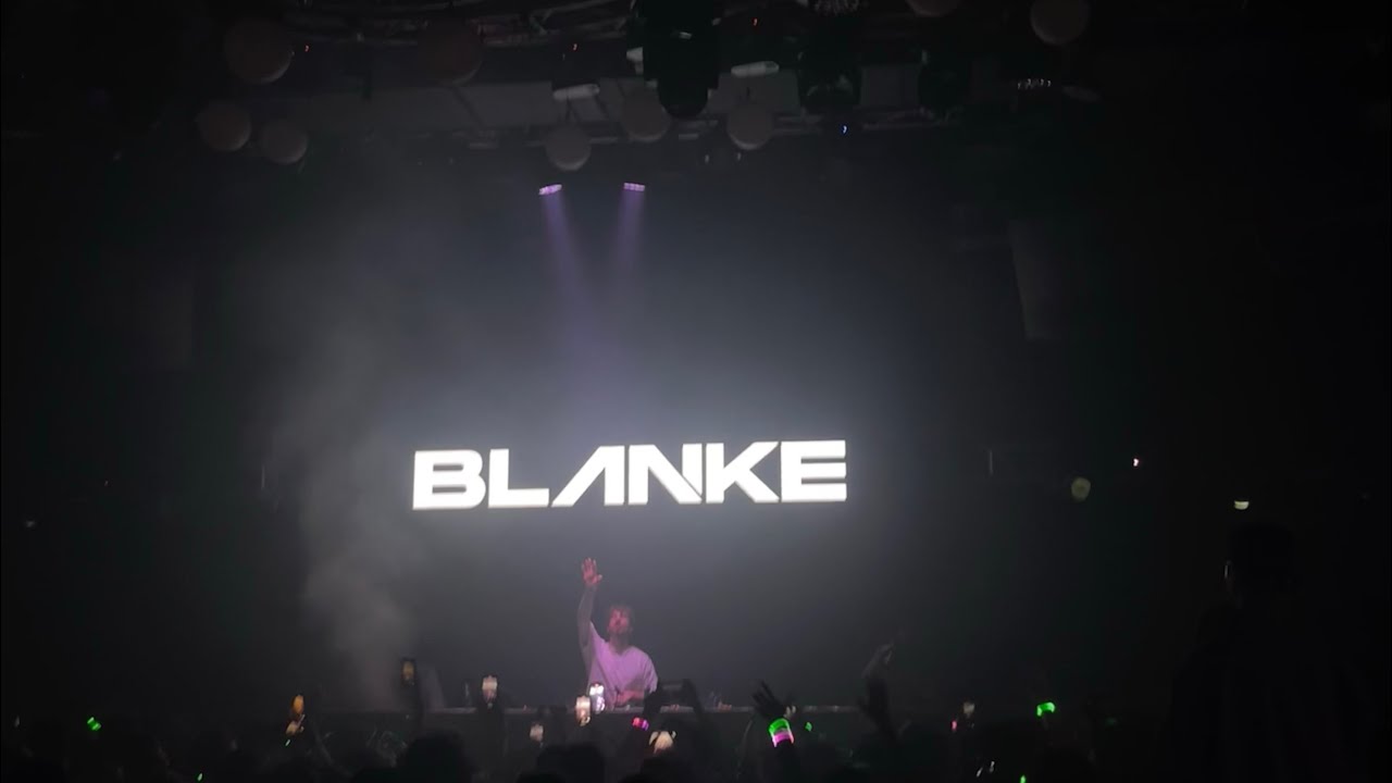 Blanke playing Metrik & ÆON:MODE - Awake (Blanke at Warp Shinjuku) Blanke playing Metrik & ÆON:MODE - Awake (Blanke at Warp Shinjuku)