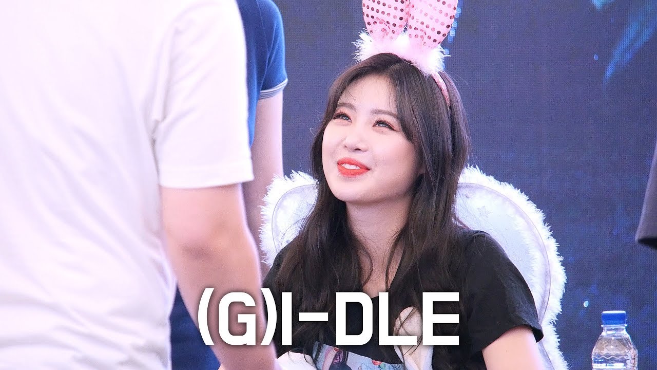 수진SOOJIN : 여자아이들 (G)I-DLE 직캠 fancam : 팬싸인회 Fansign Event : 스타필드 고양: 팬사인회