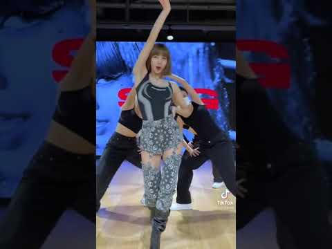 @BLACKPINK LISA 'SG'