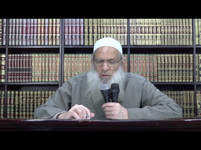 اذكر بعض الآيات التي جاء فيها الأمر باتباعه والتأسي به، والأخذ بما شرعه صلى الله عليه وآله وسلم