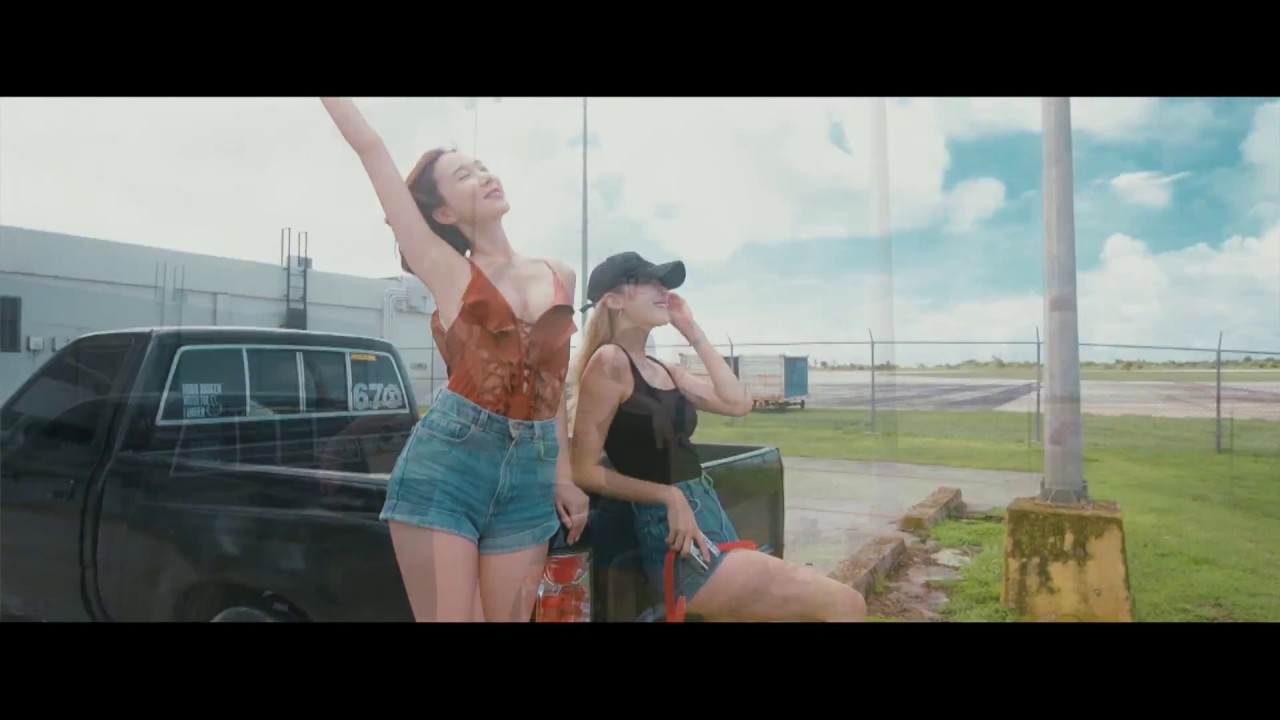 [MV] Moon Hyuna x EU Erine (문현아 x 이유애린) - 둥둥 (Doong Doong)