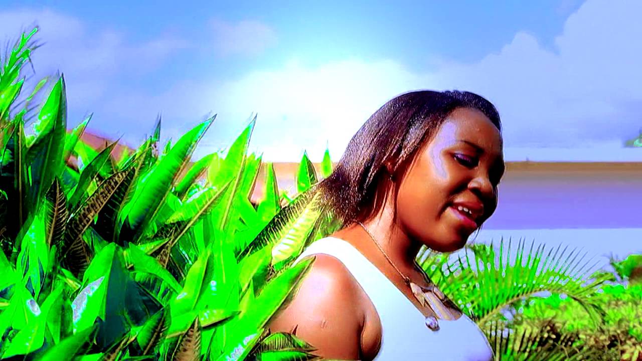 YassiLE  ft Telma carlos''''EM MAHABA''' Video directed by Alves Namarroi Ano 2016