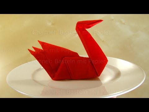 Servietten falten einfach: Origami Schwan falten mit Papier-Servietten - Schnell Tischdeko basteln