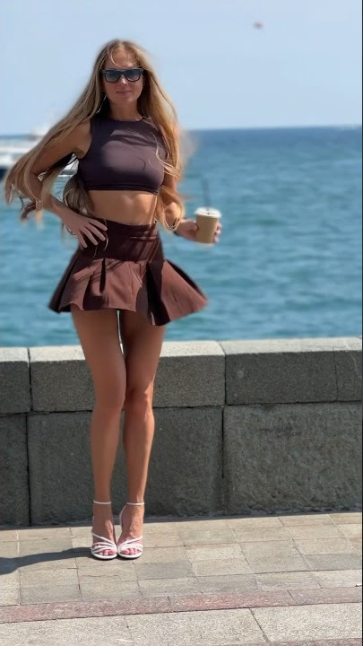 #mini #longhair #longlegs #girl #minidress #dress #miniskirts