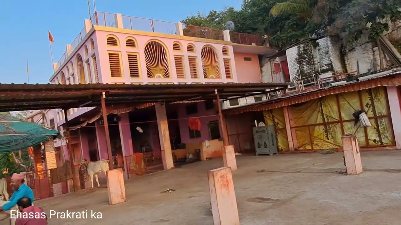 भयानक जंगल में महलनुमा आश्रम | मौनी बाबा गुफा आश्रम | Ehasas Prakrati ka.