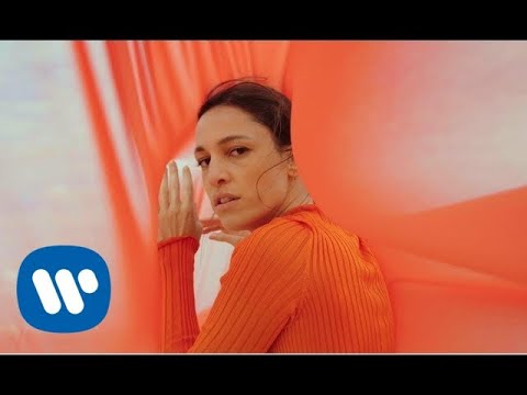 CARMINHO - O Menino e a Cidade [Official Music Video]