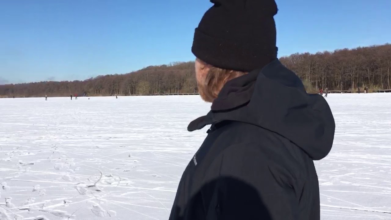 Frozen lake under water atmosphere Recordings (5min) Furesø, Denmark