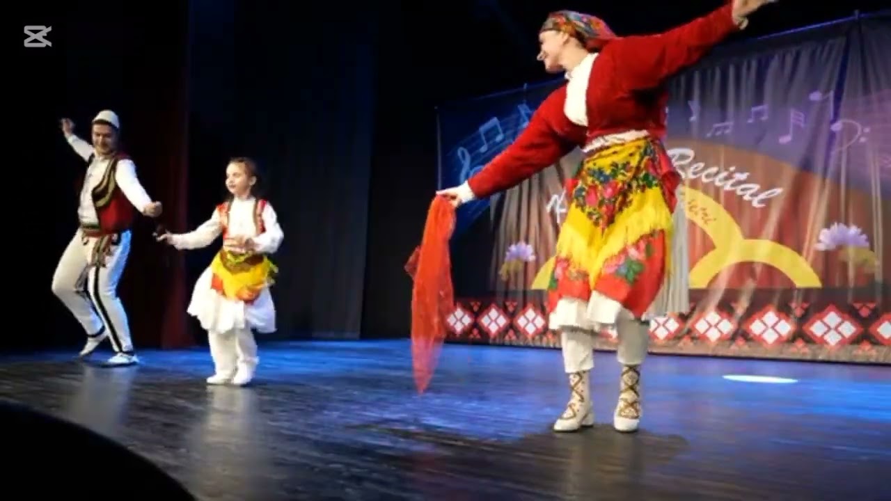 KAM DY GJYSHËR : KENDON: AURORA GJOKA  TEKSTI : DILE ISLAMI :  MUZIKA - ORKESTROI : BEHAR SELIMI.