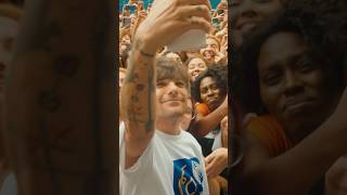 Greeted by fans in Brazil before Louis’ #FITFLatinAmerica Tour next month. louist.lnk.to/FITFWT