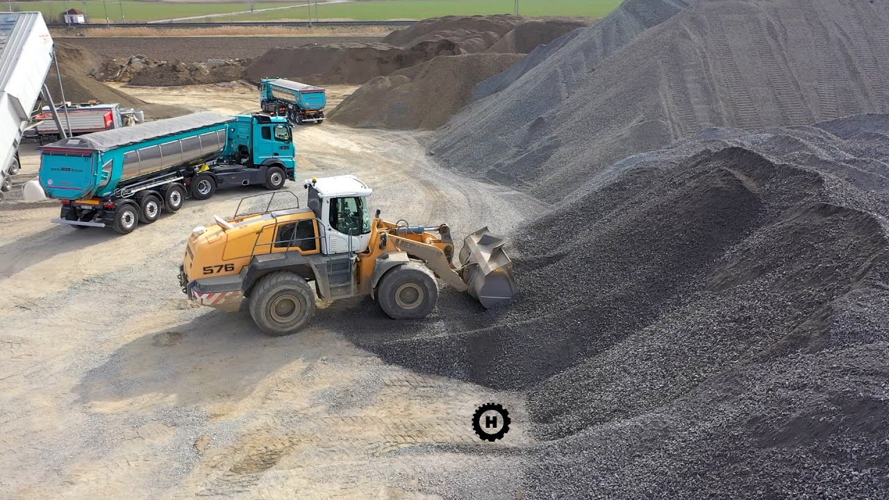 LIEBHERR - L 576 - YouTube