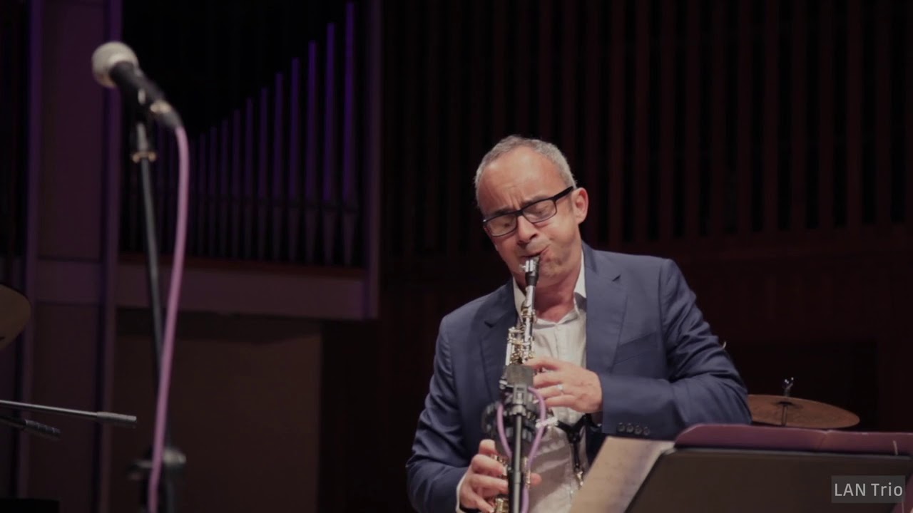 LAN Trio - Mãos na Parede by Mário Laginha