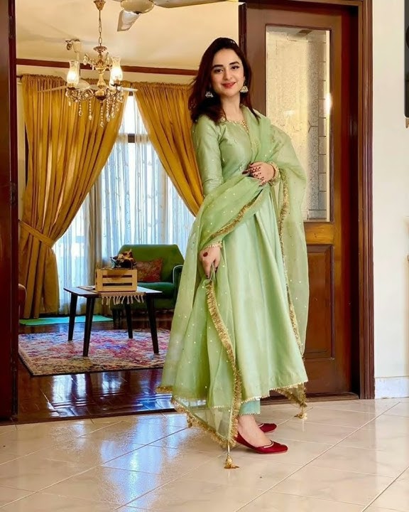 yumna zaidi outfit in tere bin drama # Meerab dresses design in tere bin # tere bin drama