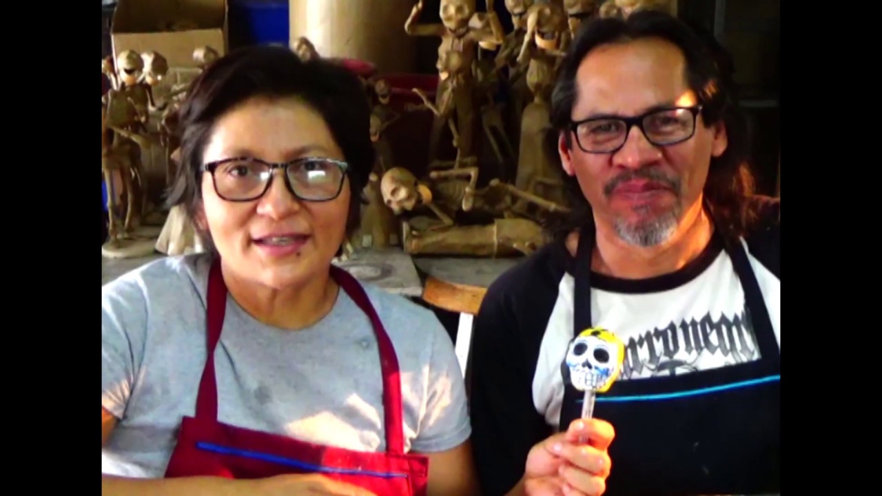 Como hacer un cráneo de cartón de principio a fin.