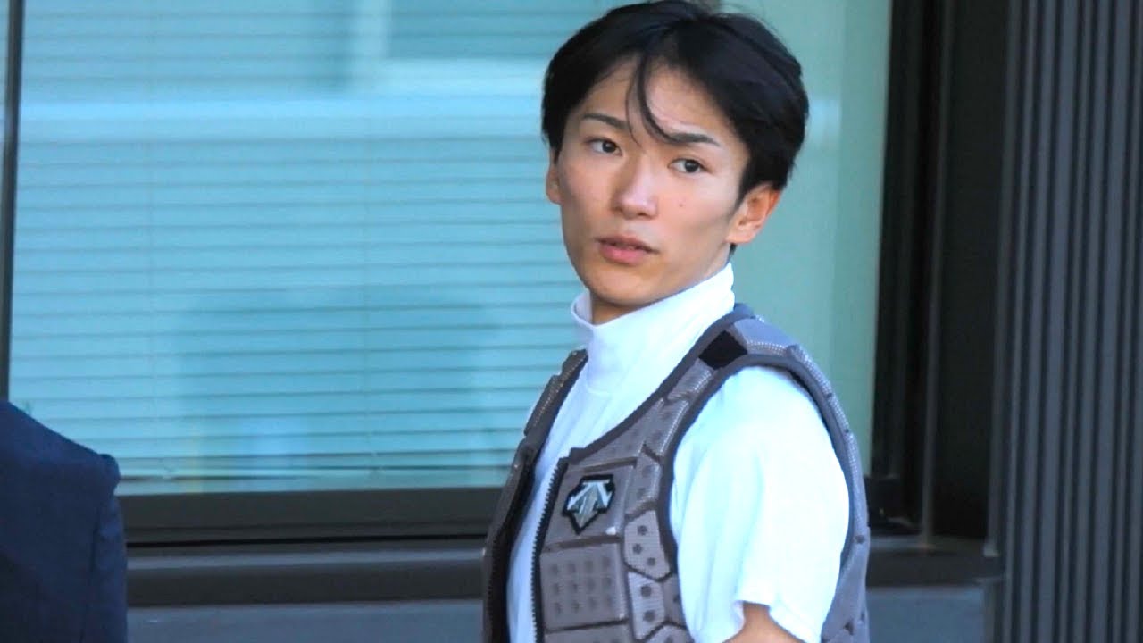 【秋華賞 前日＆当日 全レース終了後、ジョッキー退場風景】 坂井瑠星騎手、横山典弘騎手、幸英明騎手、田口貫太騎手ほか10人