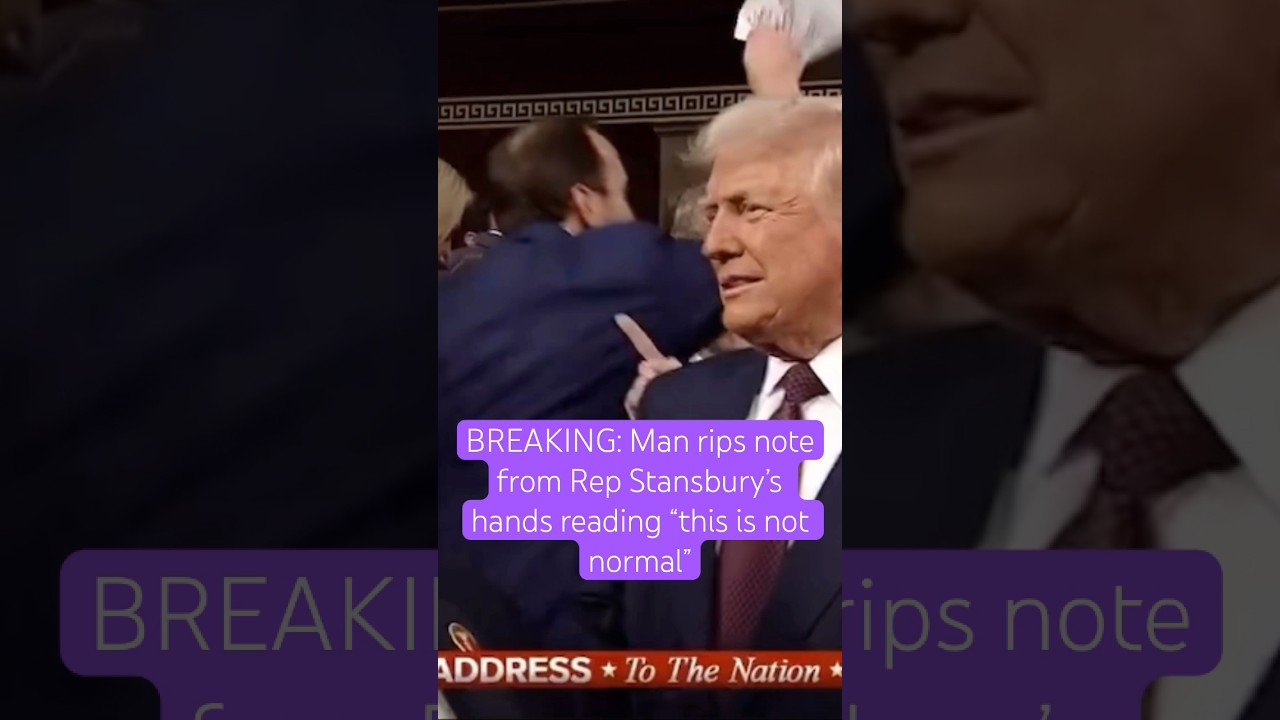 Man rips note from Stansbury’s hands reading “this is not normal” 🟪🇺🇸🗽🗞️ 