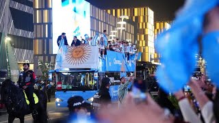 [No Comment] Mondial 2022 : la parade triomphale des Argentins à Doha