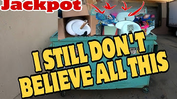 DUMPSTER DIVING - THIS IS UNBELIEVABLE WHAT THE EMPLOYEES THREW AWAY IN THE DUMPSTERS. JACKPOT