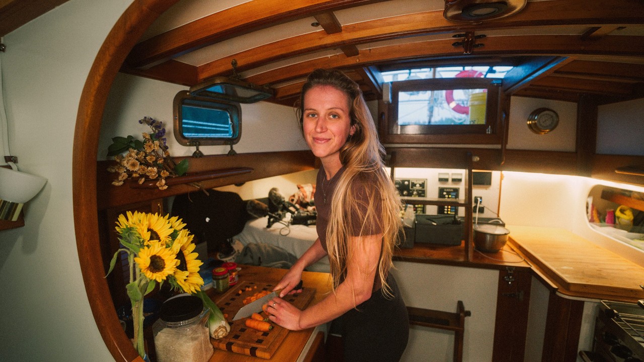 ⁣Living On A Boat in Canadian Winter