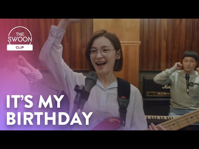 Jeon Mi-do is the band’s main vocalist for her birthday | Hospital Playlist Season 2 Ep 9 [ENG SUB] class=