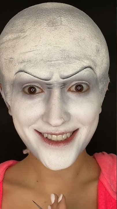 Cewek cantik makeup menjadi badut yang menyeramkan.!!🤡