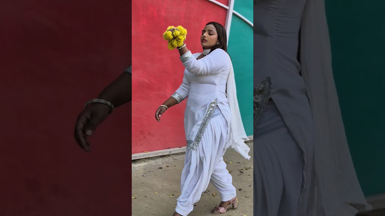 komal choudhary dance in new Delhi 