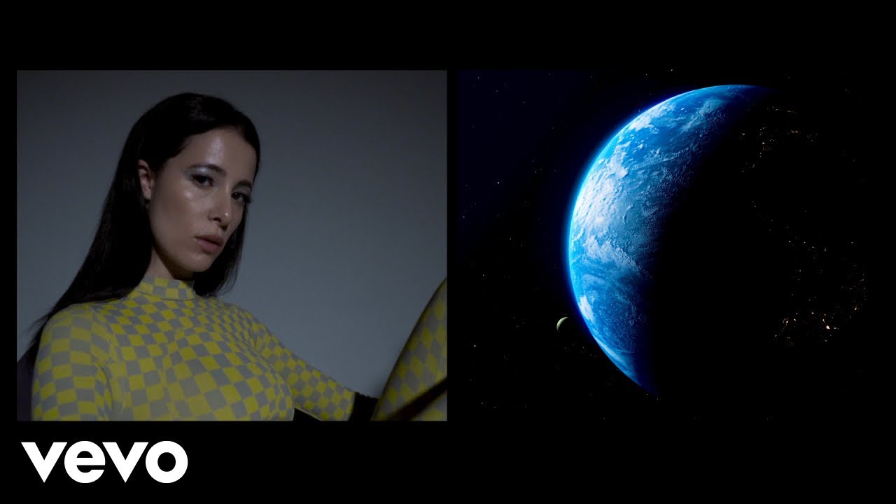 Stalking Gia - Astronaut (Official Visualizer)