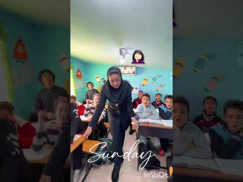 این خانم معلم قائمشهری رو بخاطر خواندن آهنگ با دانش آموزانش در کلاس اخراج کردند پنج شنبه