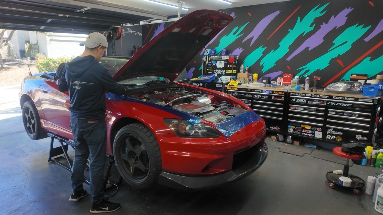 Coolest JDM garage mancave set up! - YouTube