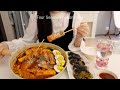 ENG) vlog 🍢매운 떡볶이 먹고, 명절음식 만들기. 접는김밥 만들어 먹고 보낸 설날 연휴 일상. 모듬전, 달래된장찌개, 훈제오리, 양념 장어구이, 초코롤빵, 피자빵, 빵쇼핑