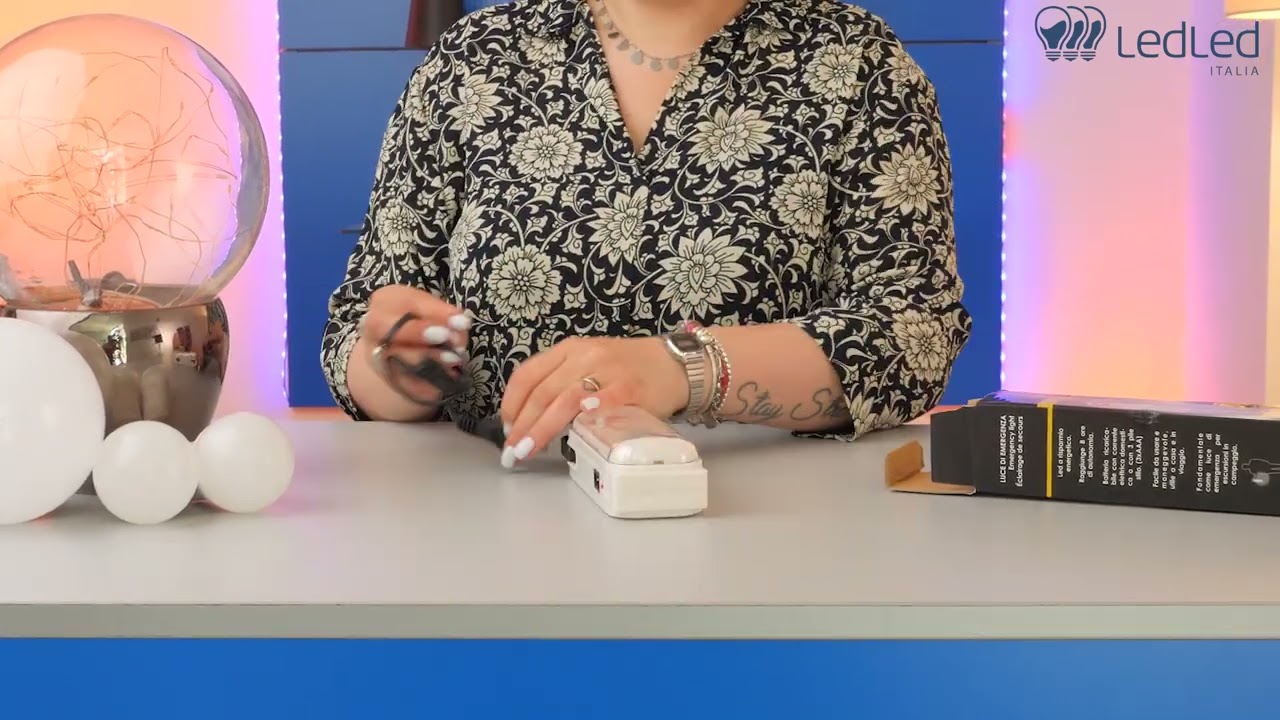 Lampada Emergenza TEMPO DI SALDI - 50 LED, 4W, Luce Bianca, Con Batteria Incorporata - Foto 12