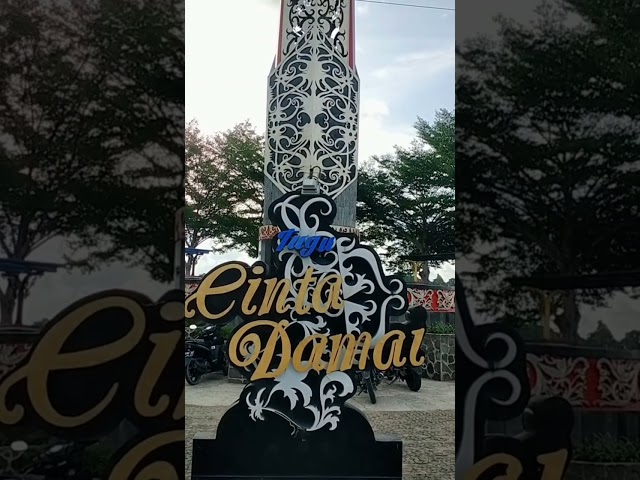 Tugu Cinta Damai class=