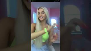 Hot Y Linsey - Having Fun On Live Webcam