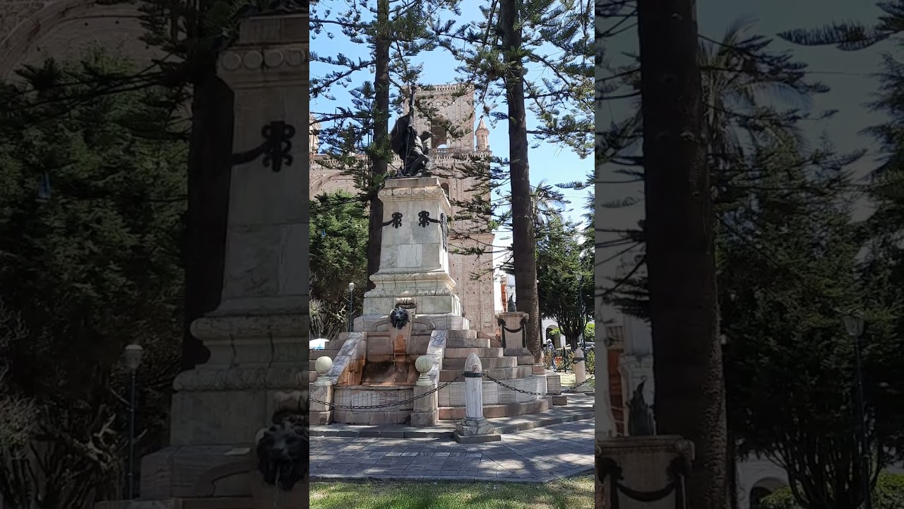 Parque Calderon, Cuenca, Ecuador