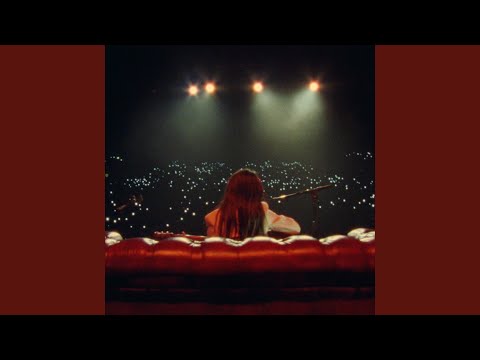 Putar Sunny day (Live in LA) - beabadoobee
