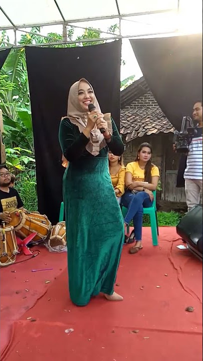 Nge~VLOG goyangan Bunda Julehah !!!Subhanallah Bikin para penonton Fokus ||TRYANADA||