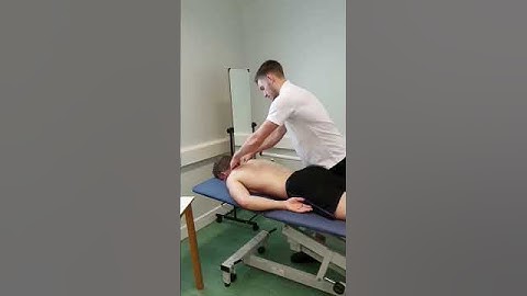 Back effleurage massage technique