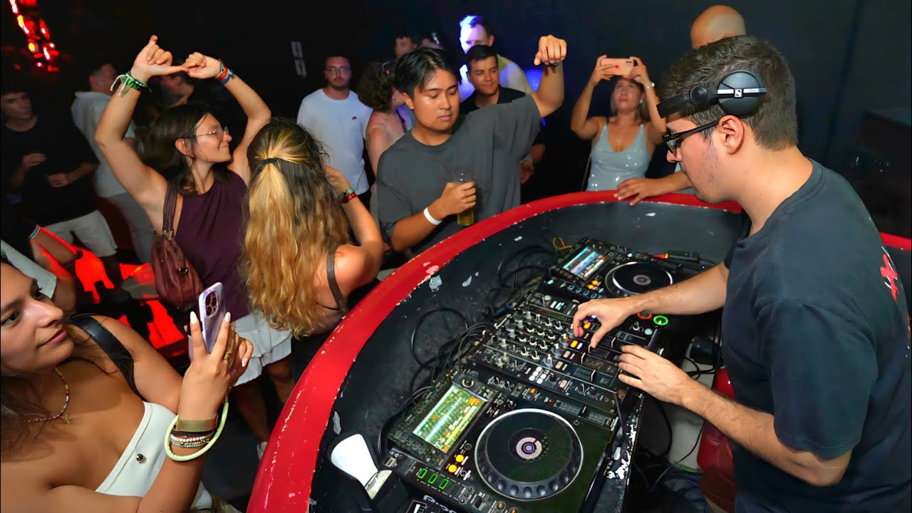 Armand Van Helden - I Want Your Soul [ELLIOT Live @ Pacha Barcelona]