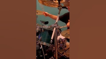 Thumbnail of Fat Bottomed Girls #queen #rogertaylor #drumcover
