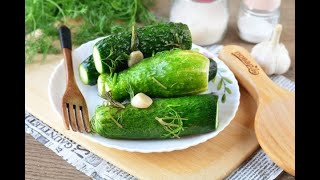 Малосольные огурцы с укропом и чесноком
