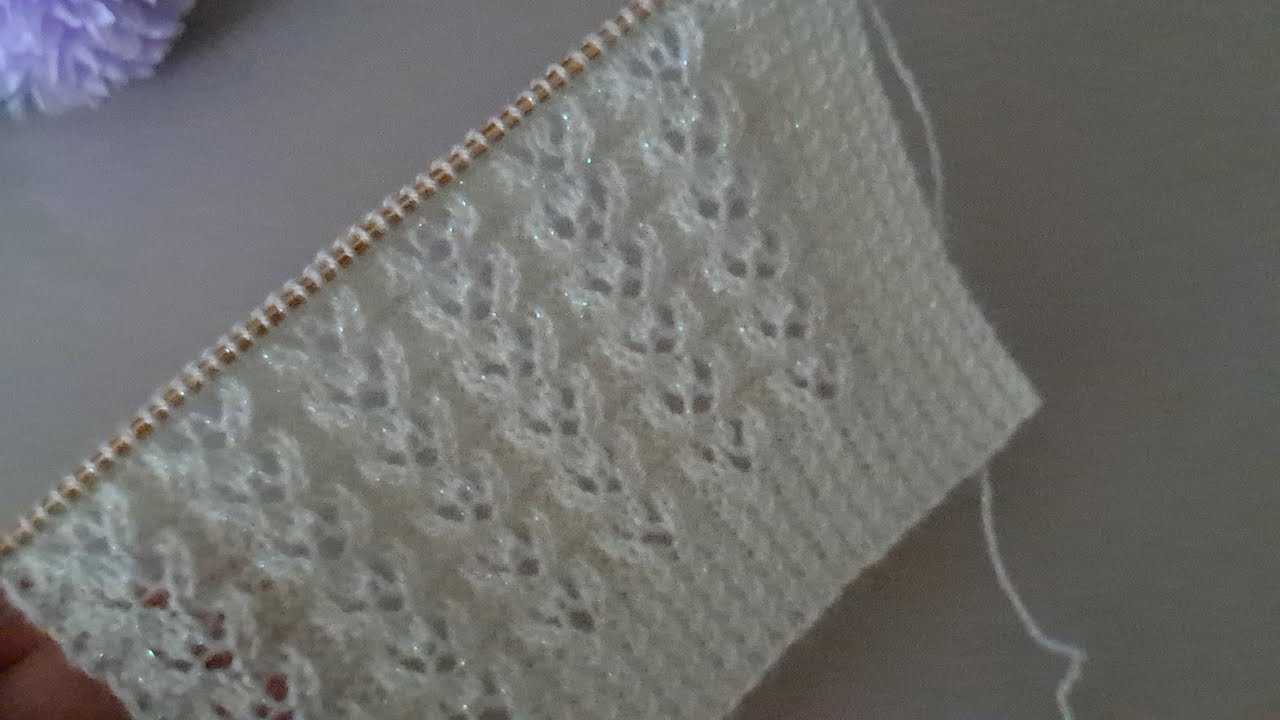 Жилет-шаль из блестящей пряжи Alize Angora для вязания 