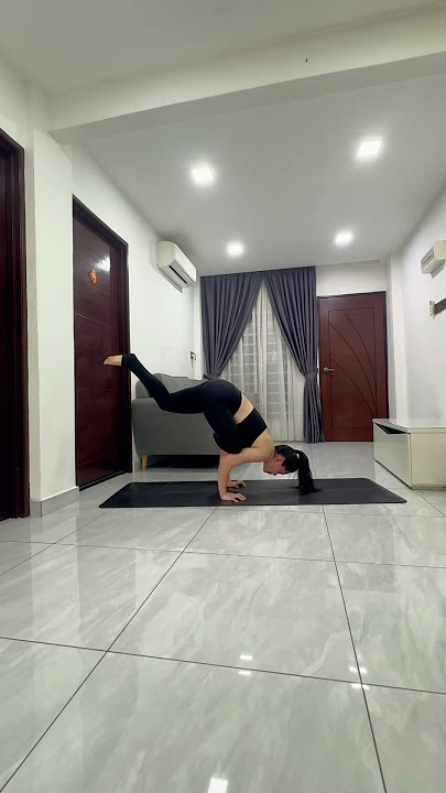 Tripod headstand to Flying pigeon pose 🧘🏻‍♀️