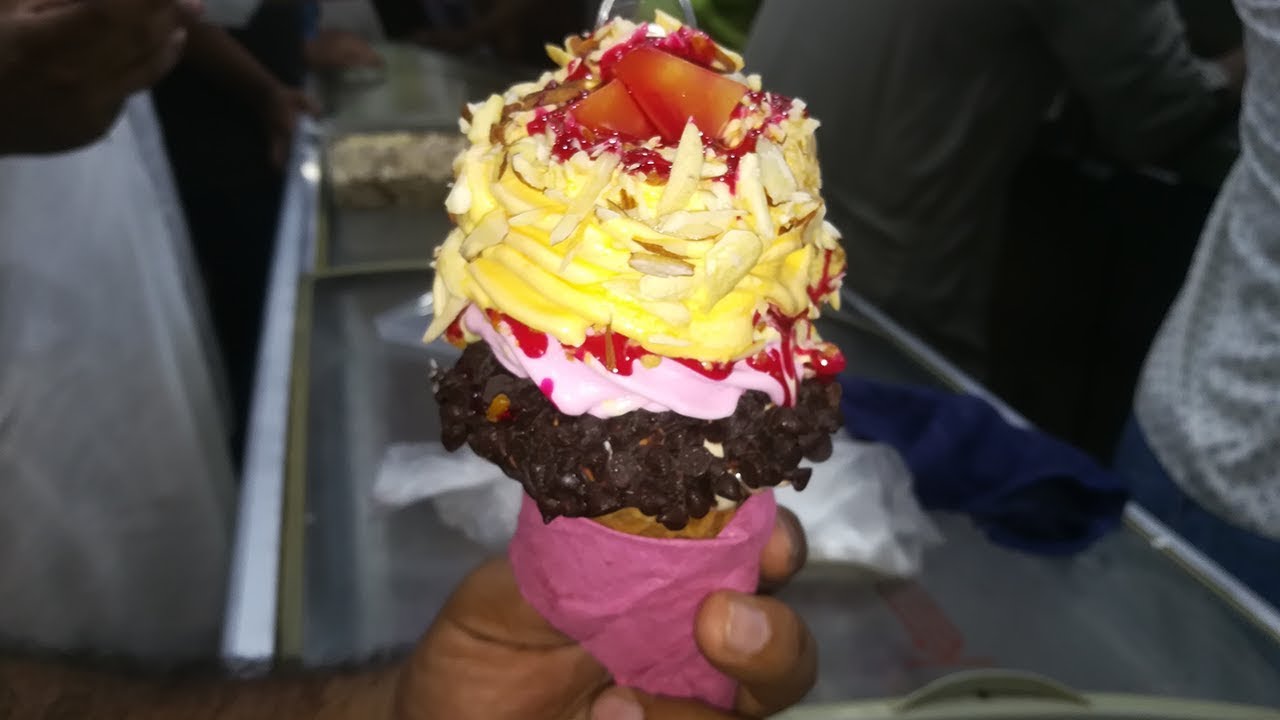 JUMBO ICE CREAM | Makkah Ice Cream at Hussainabad Street Food of Karachi, Pakistan