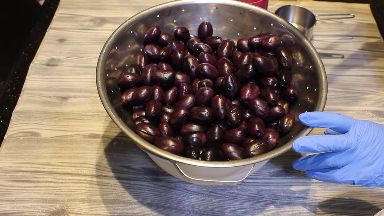 كبس الزيتون الاسود   بالماء والملح  انجح طريقه