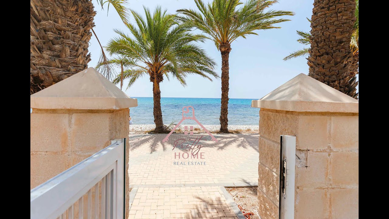 Front beach Villa in La Azohía in Spain