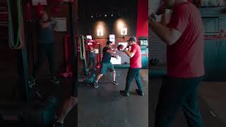Boxing flow combo 1–2–3– Roll–3–2–Pivot  2–3 Then jab back to center & repeat #boxingcombo #boxing