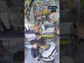 La aparición de la figurita de Messi desató un festejo viral en un kiosco.