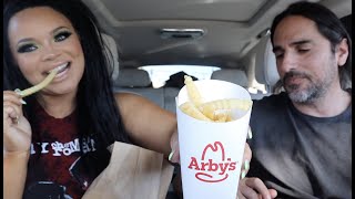 Trying Arby's NEW Crinkle Fries!