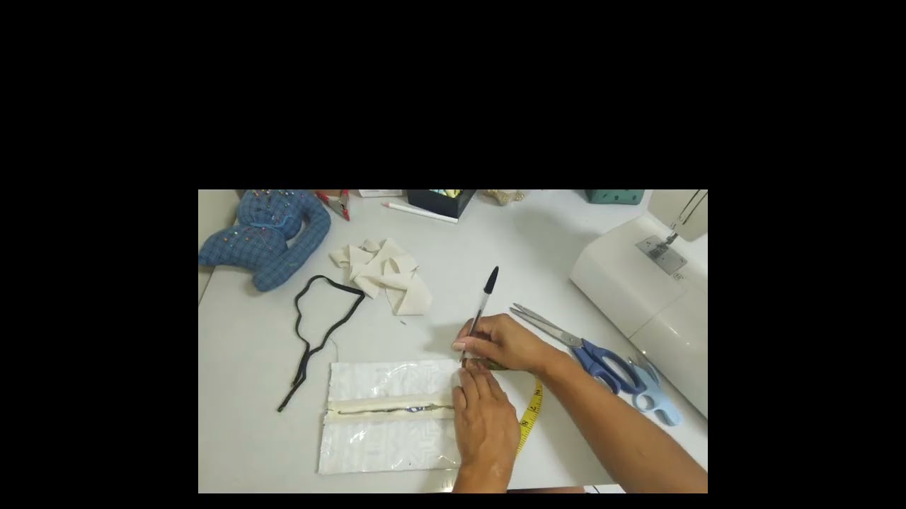 Estojo escolar forrado com plástico e acabamento 👝🎒🧷✂️🖇️📏🖊️🖍️🖌️🖋️