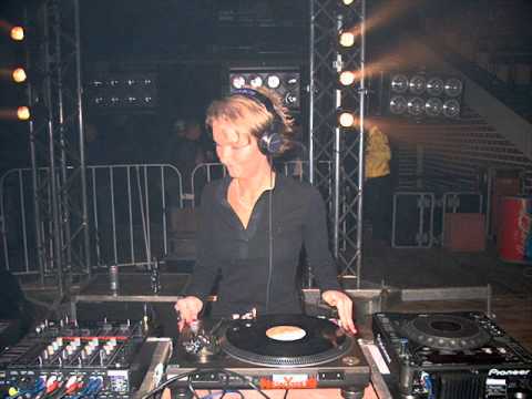 carla roca dj hell live mayday pl 2002 youtube carla roca dj hell live mayday pl 2002 youtube