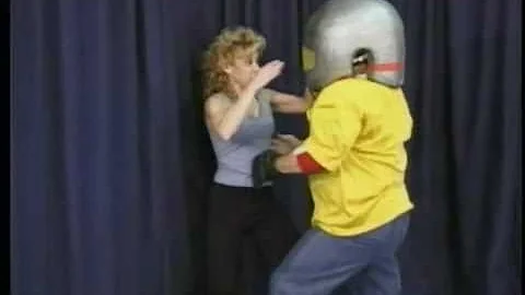 Dr. Ruthless: Practical, Primal Self Defense For W...